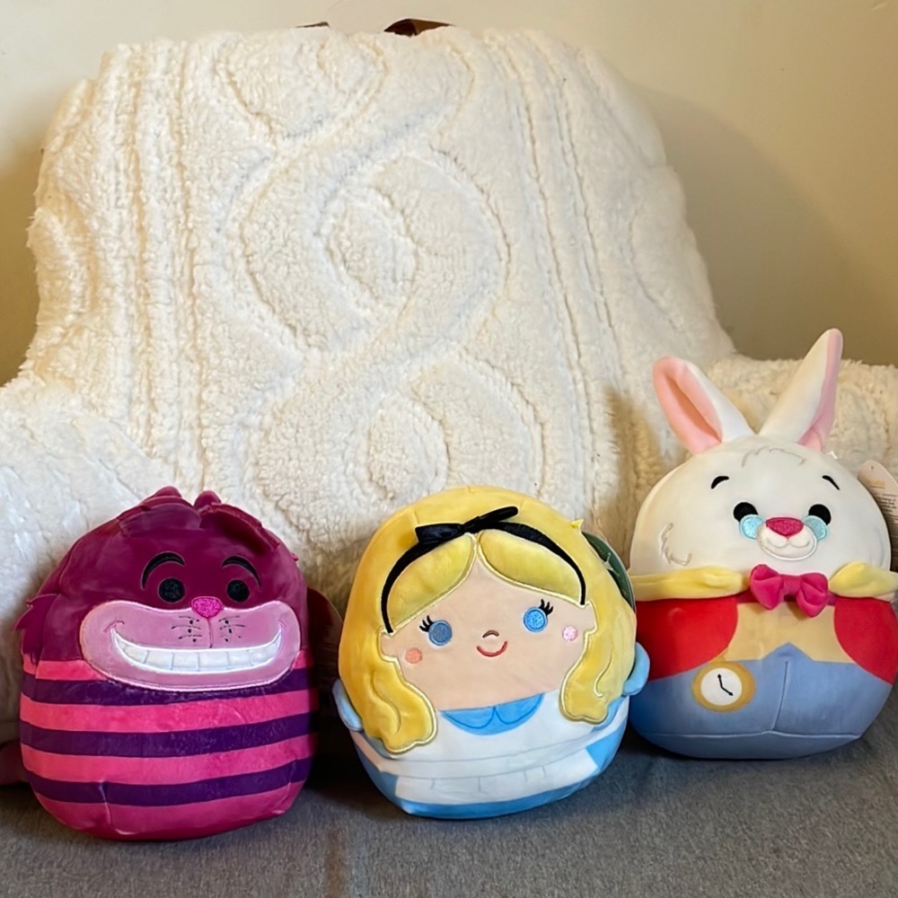 Alice in wonderland squishmallows